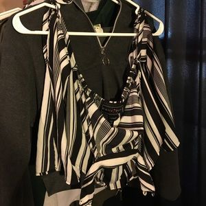 Striped cropped top w/ cut out sleeves